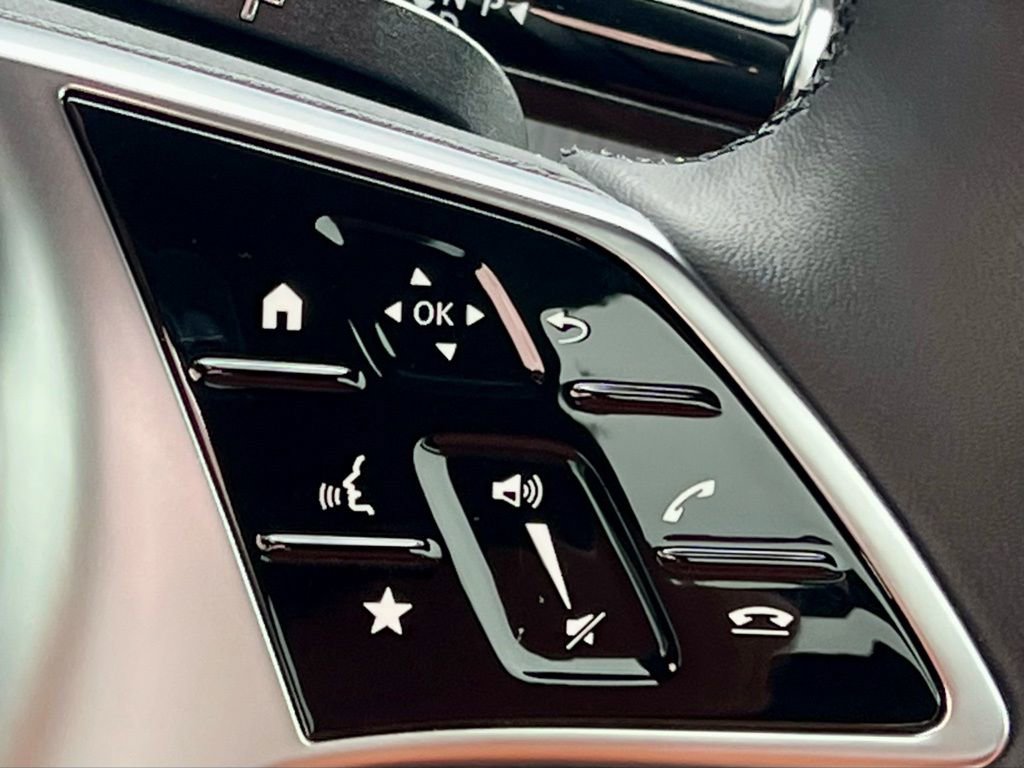 Certified 2025 Mercedes-Benz GLC 300 4MATIC image 4