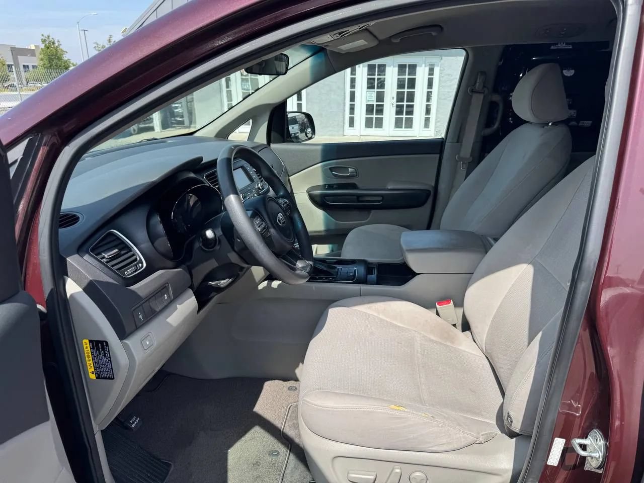 Used 2018 Kia Sedona LX FWD image 12
