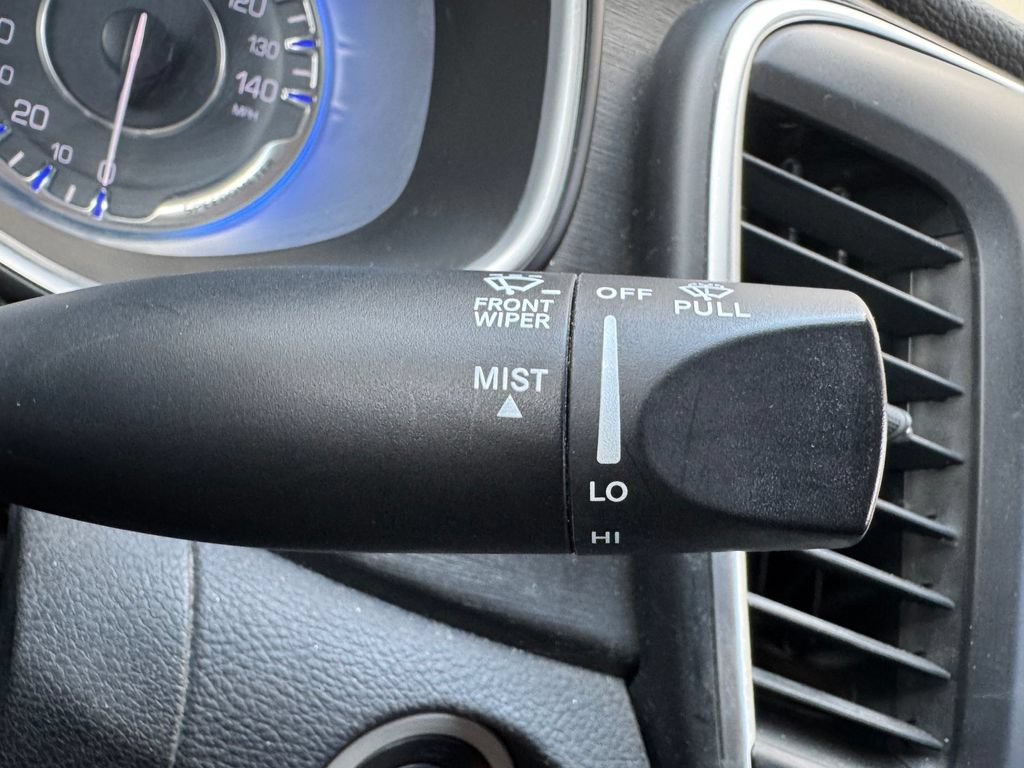 Used 2015 Chrysler 200 Limited FWD image 13