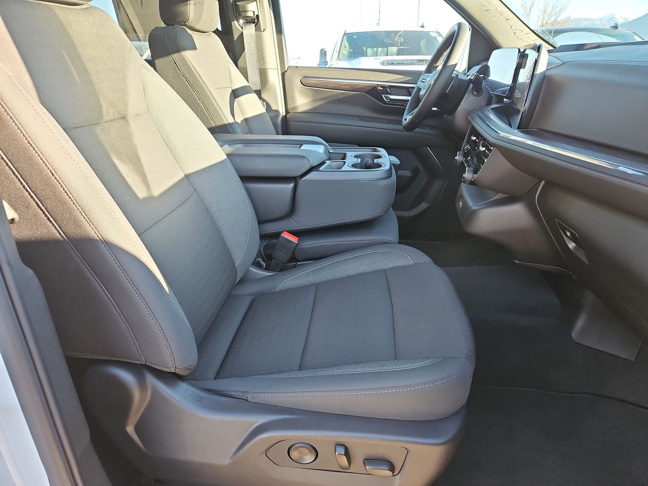 Used 2026 Chevrolet Tahoe LS AWD/4WD image 31