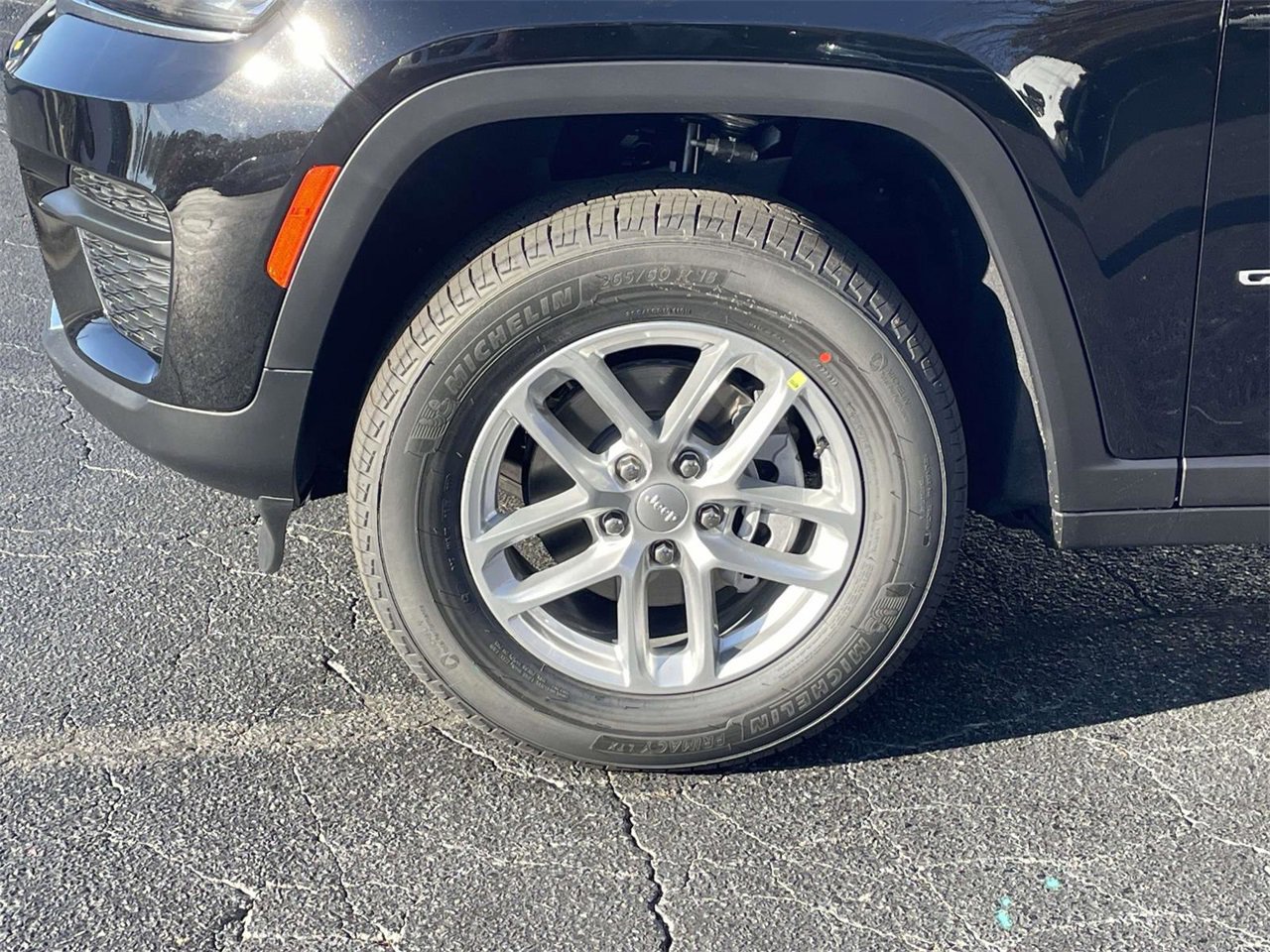 New 2025 Jeep Grand Cherokee Laredo X image 10