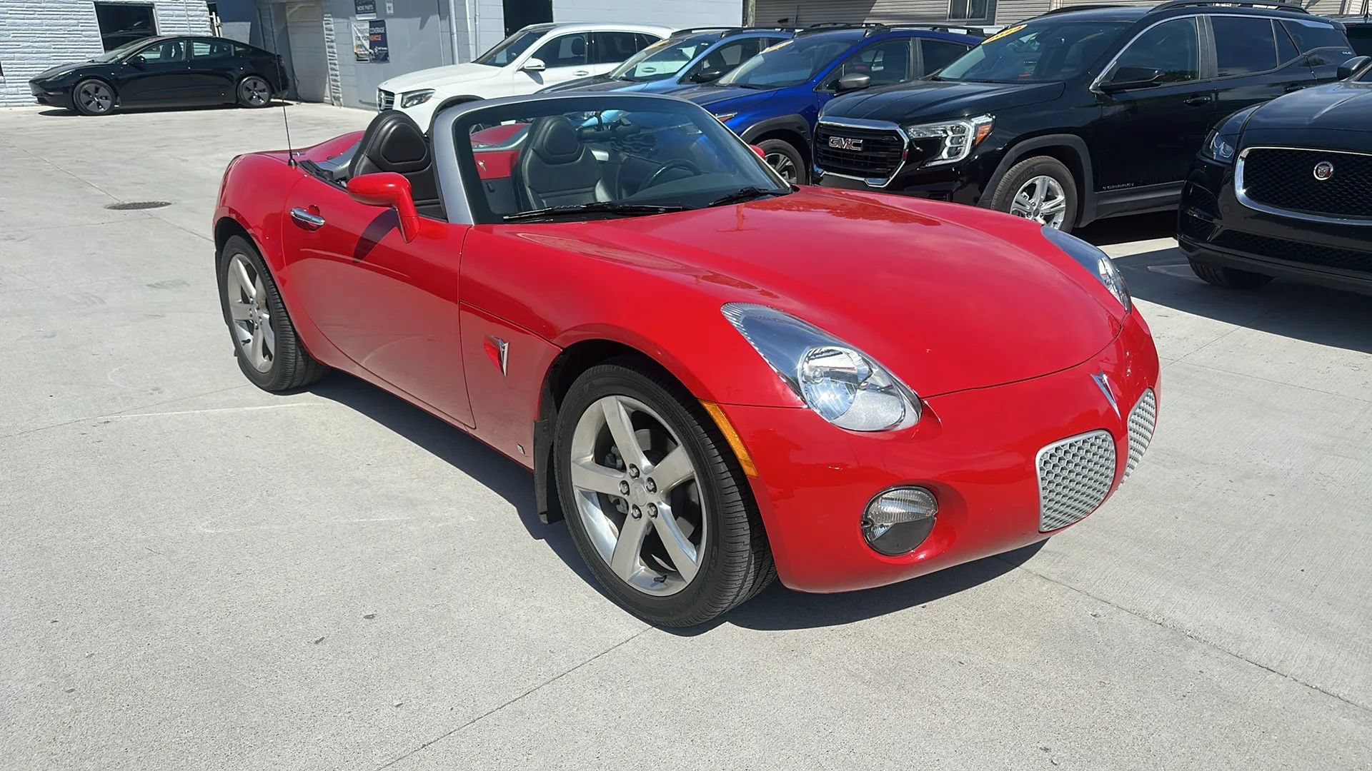 Used 2006 Pontiac Solstice Convertible w/ Premium Package RWD image 3