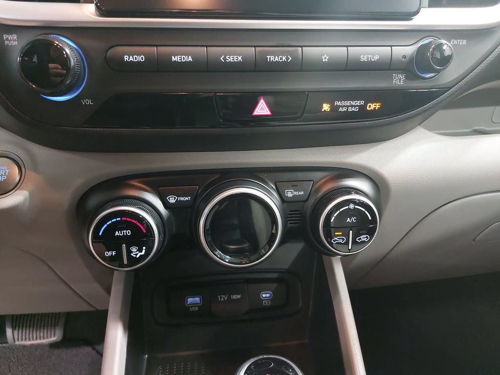 Certified 2024 Hyundai Venue SEL FWD image 20