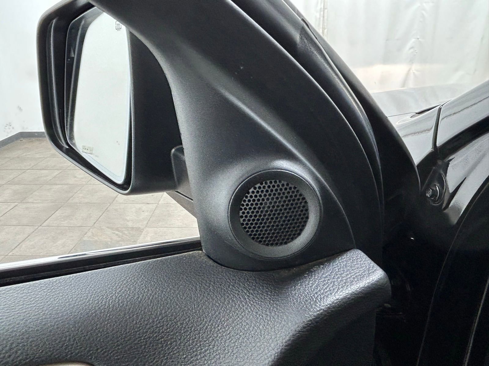 Used 2017 Jeep Grand Cherokee Limited image 26