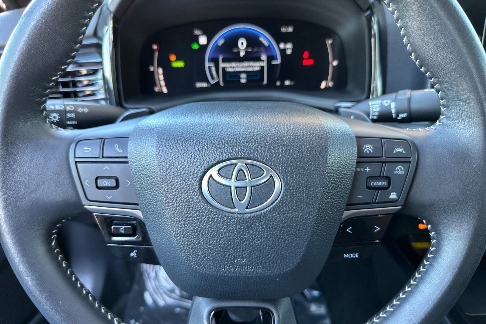 Used 2025 Toyota Camry SE image 23