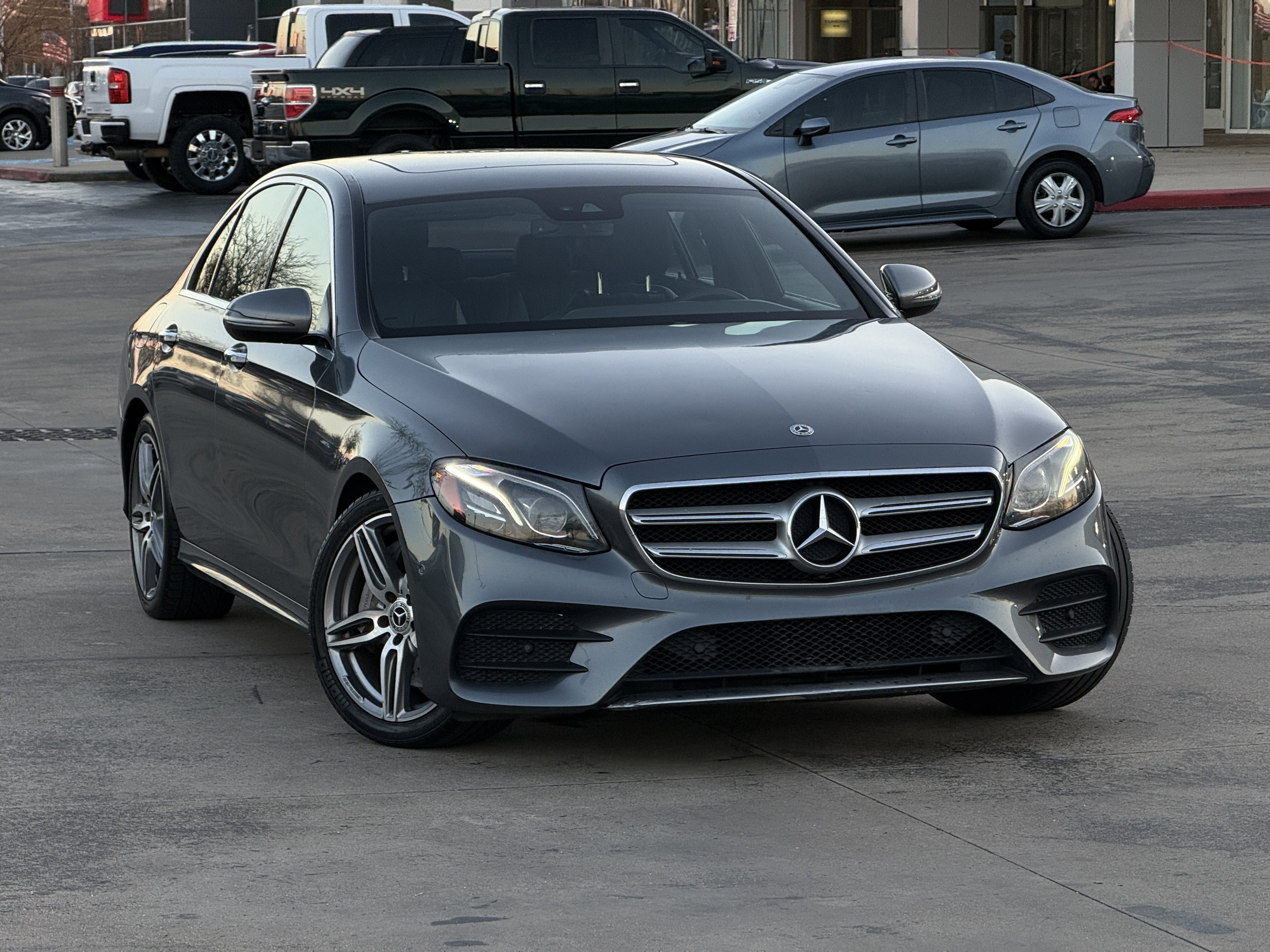 Used 2018 Mercedes-Benz E 300 image 3
