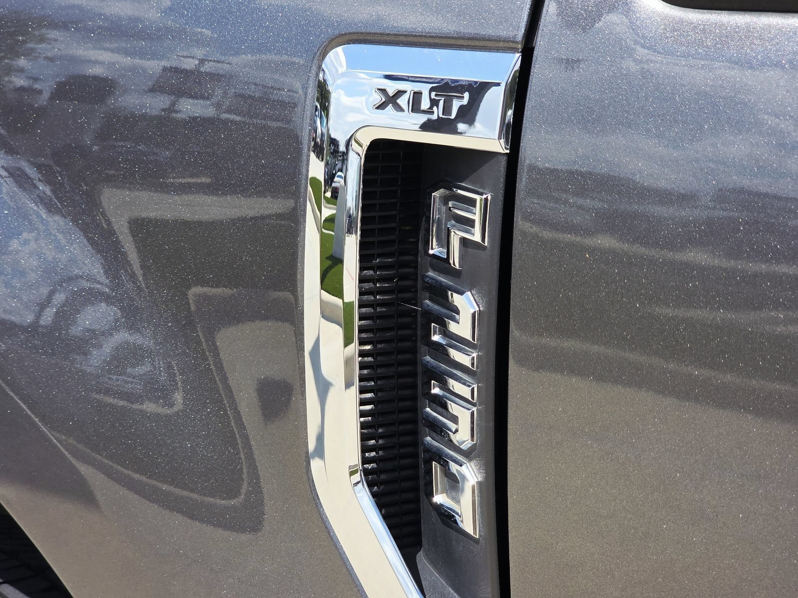 Used 2019 Ford F250 XLT w/ XLT Premium Package AWD/4WD image 11