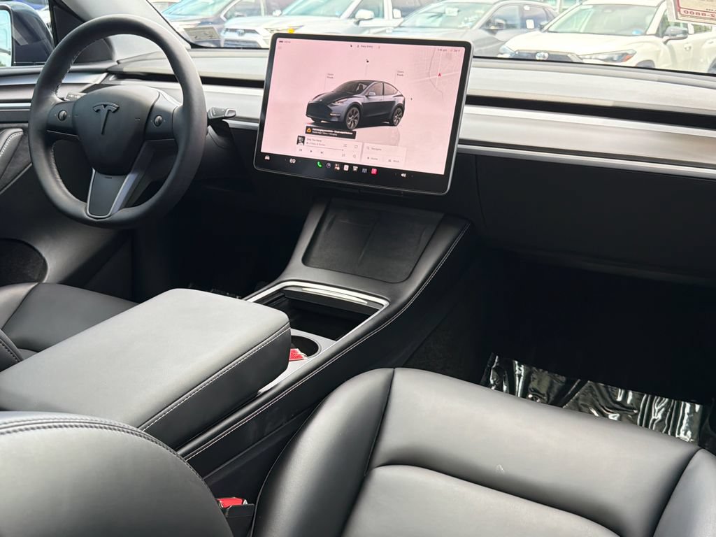 Used 2025 Tesla Model Y Long Range AWD/4WD image 17