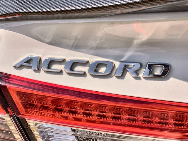 Used 2018 Honda Accord Touring image 8