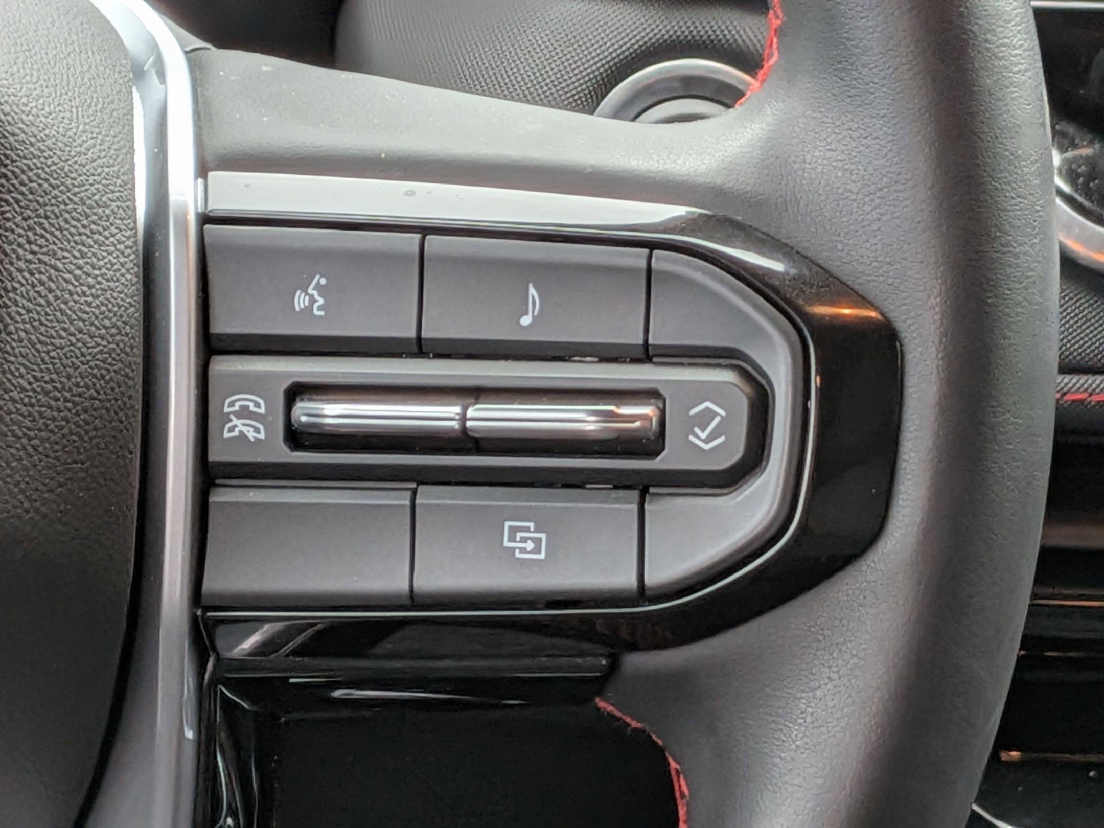 Certified 2024 Chevrolet Colorado Z71 w/ Z71 Convenience Package 2 image 16