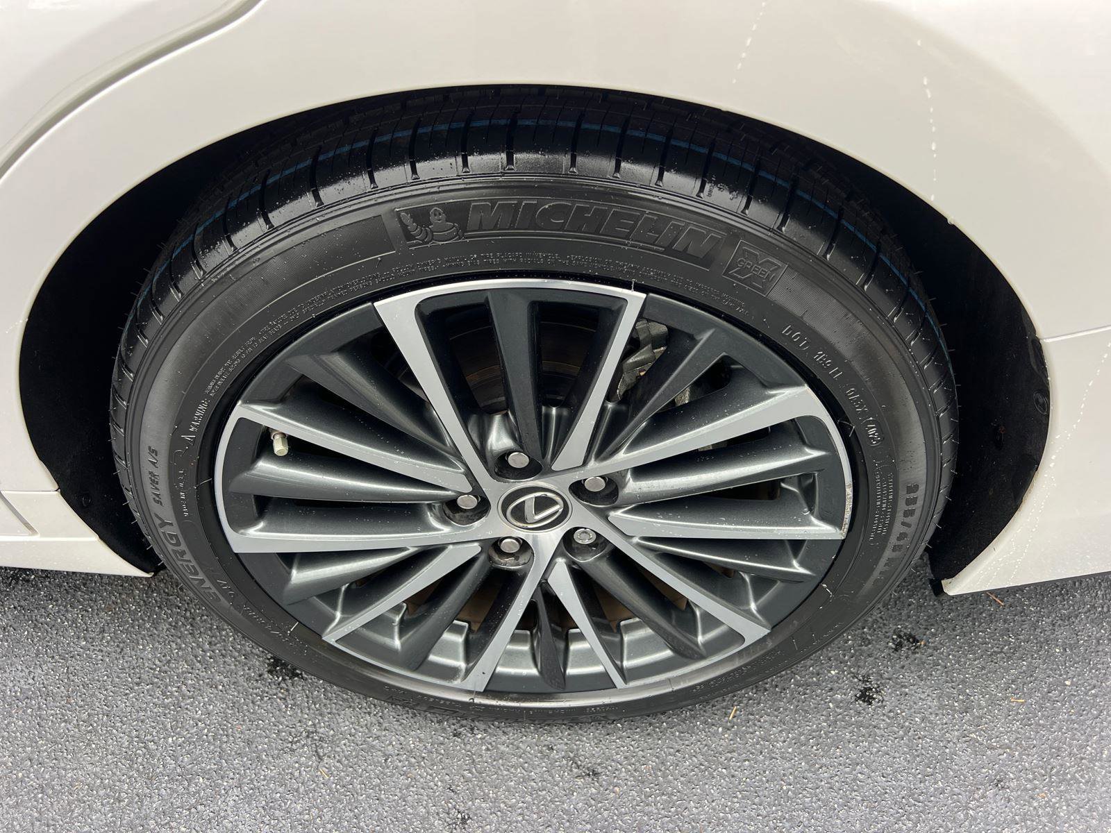 Certified 2023 Lexus ES 350 w/ Premium Package image 21