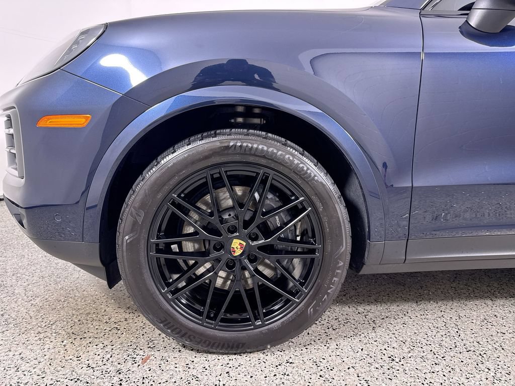 Used 2024 Porsche Cayenne Coupe AWD/4WD image 10