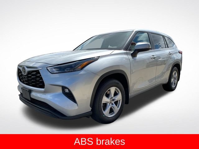 Used 2025 Toyota Highlander LE AWD/4WD image 8