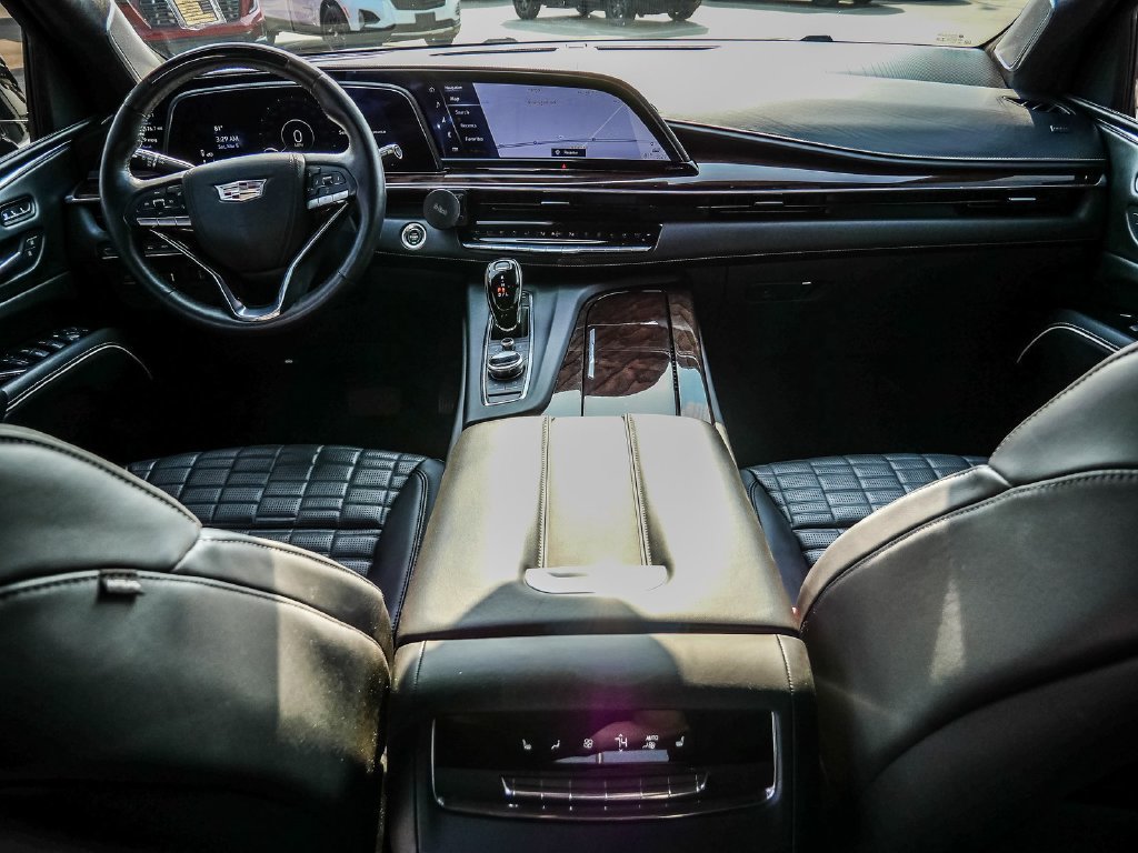 Used 2023 Cadillac Escalade Premium Luxury Platinum w/ LPO, Radiant Package AWD/4WD image 31
