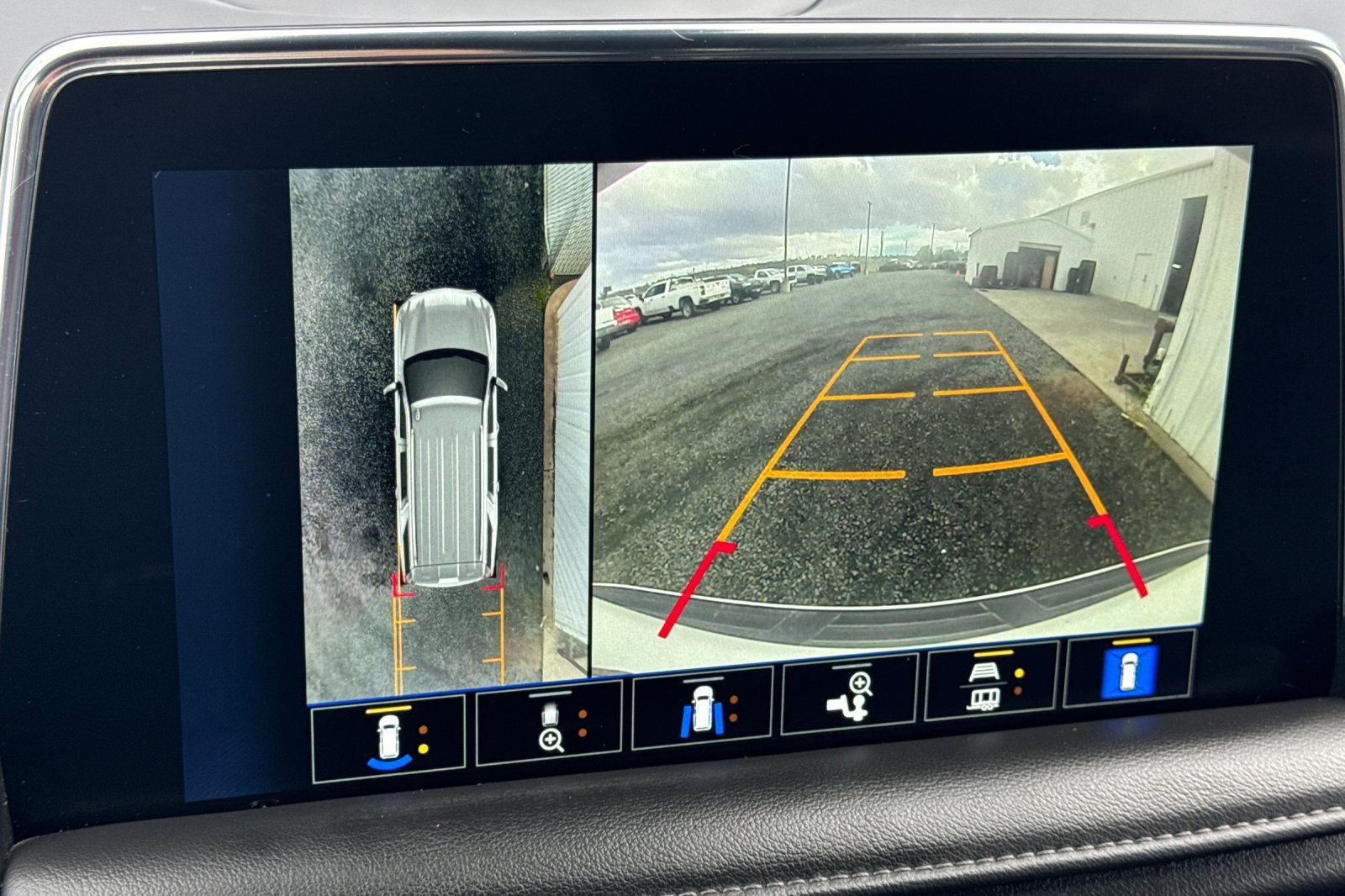 Used 2023 Chevrolet Tahoe LT w/ Luxury Package image 27