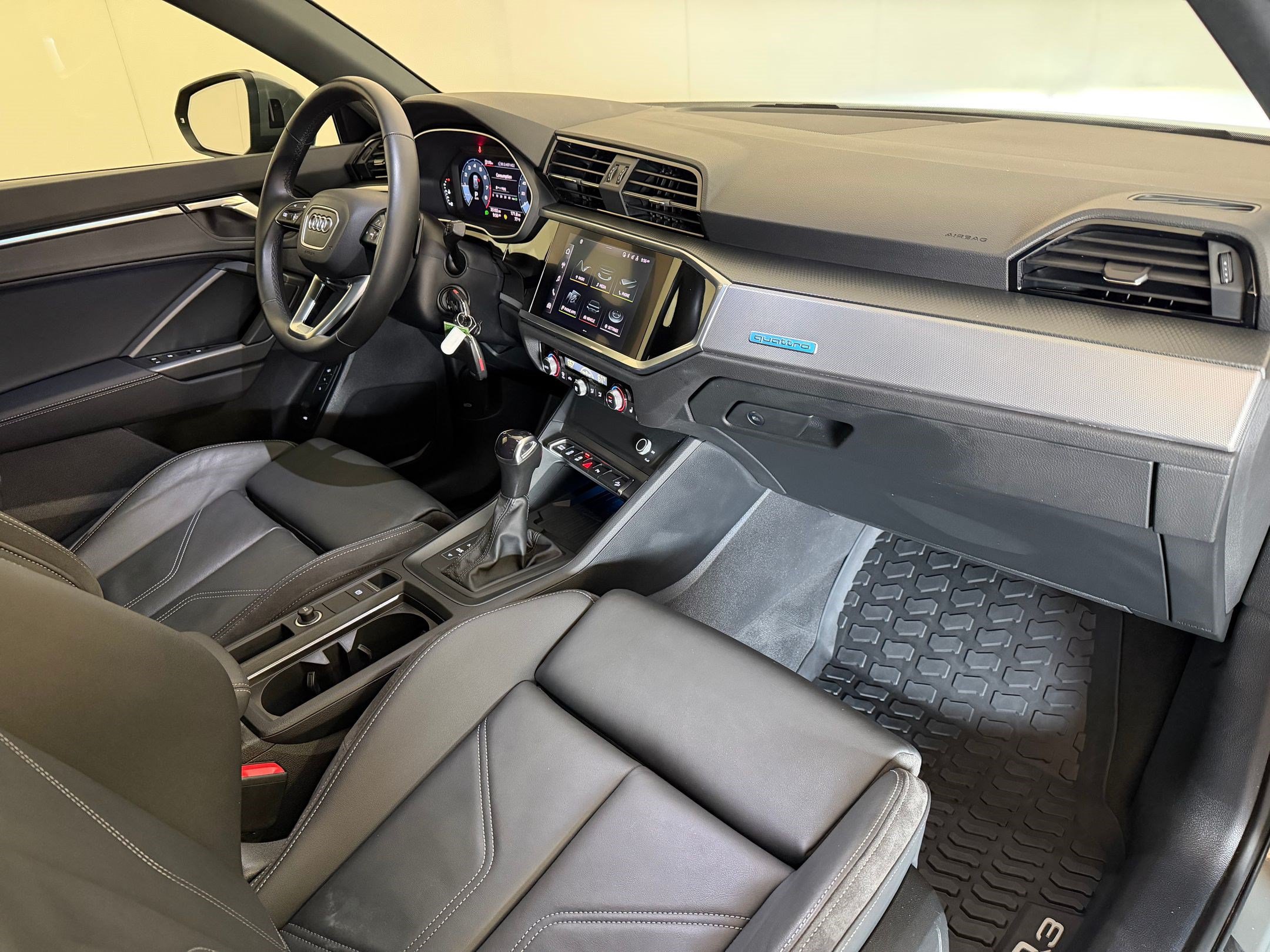 Certified 2022 Audi Q3 2.0T Premium Plus w/ Premium Plus Package AWD/4WD image 29