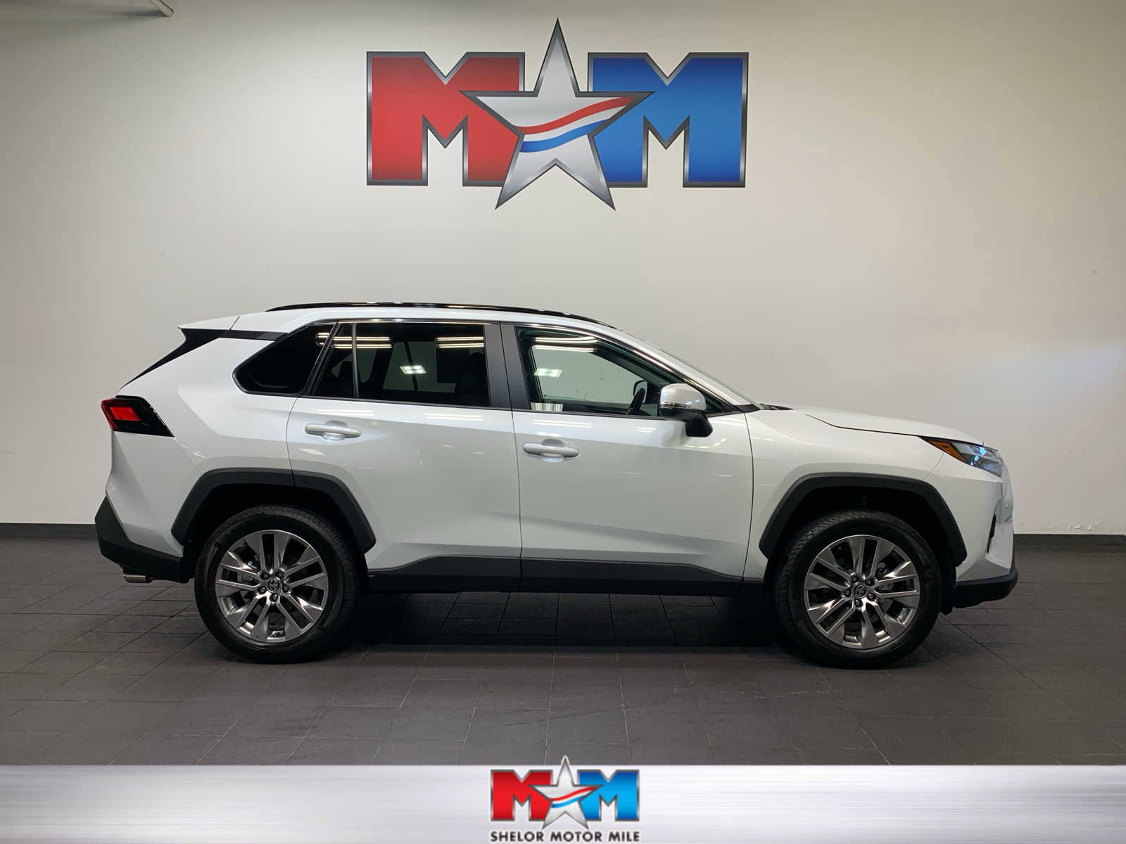 Certified 2025 Toyota RAV4 XLE Premium image 1