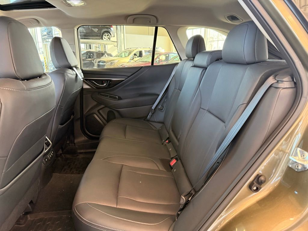 Used 2022 Subaru Outback Limited w/ Popular Package #2 image 9