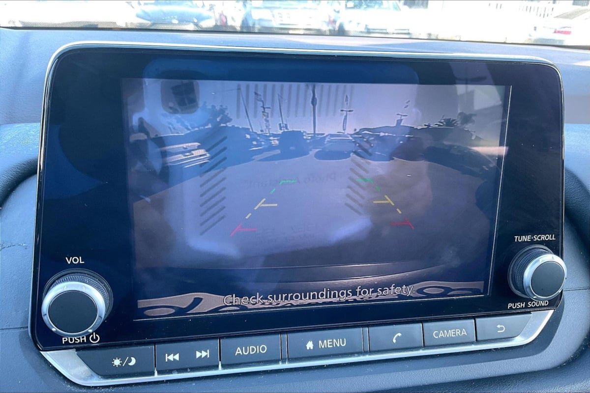 Used 2023 Nissan Rogue SV FWD image 21