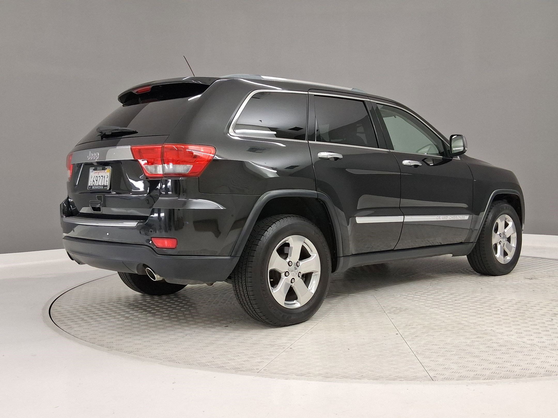 Used 2011 Jeep Grand Cherokee Limited RWD image 7
