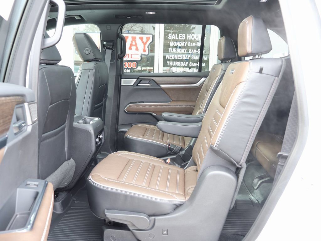 New 2026 GMC Acadia Denali Ultimate w/ LPO, Floor Liner Package image 27