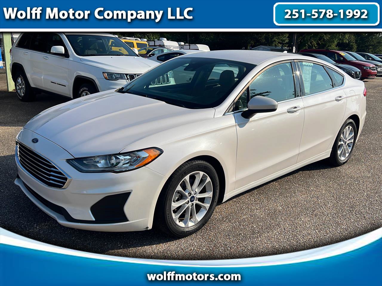 Used 2020 Ford Fusion SE image 1
