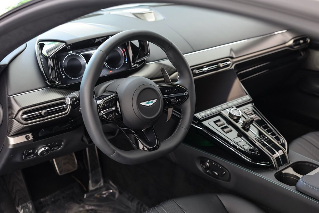 New 2025 Aston Martin V8 Vantage Coupe image 5