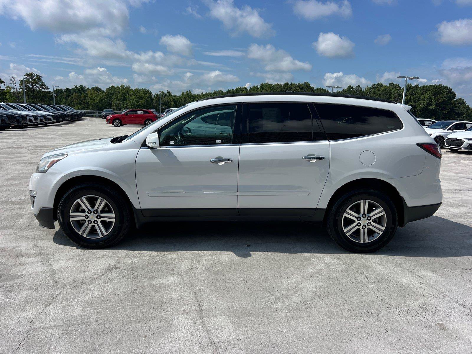 Used 2016 Chevrolet Traverse LT FWD image 8