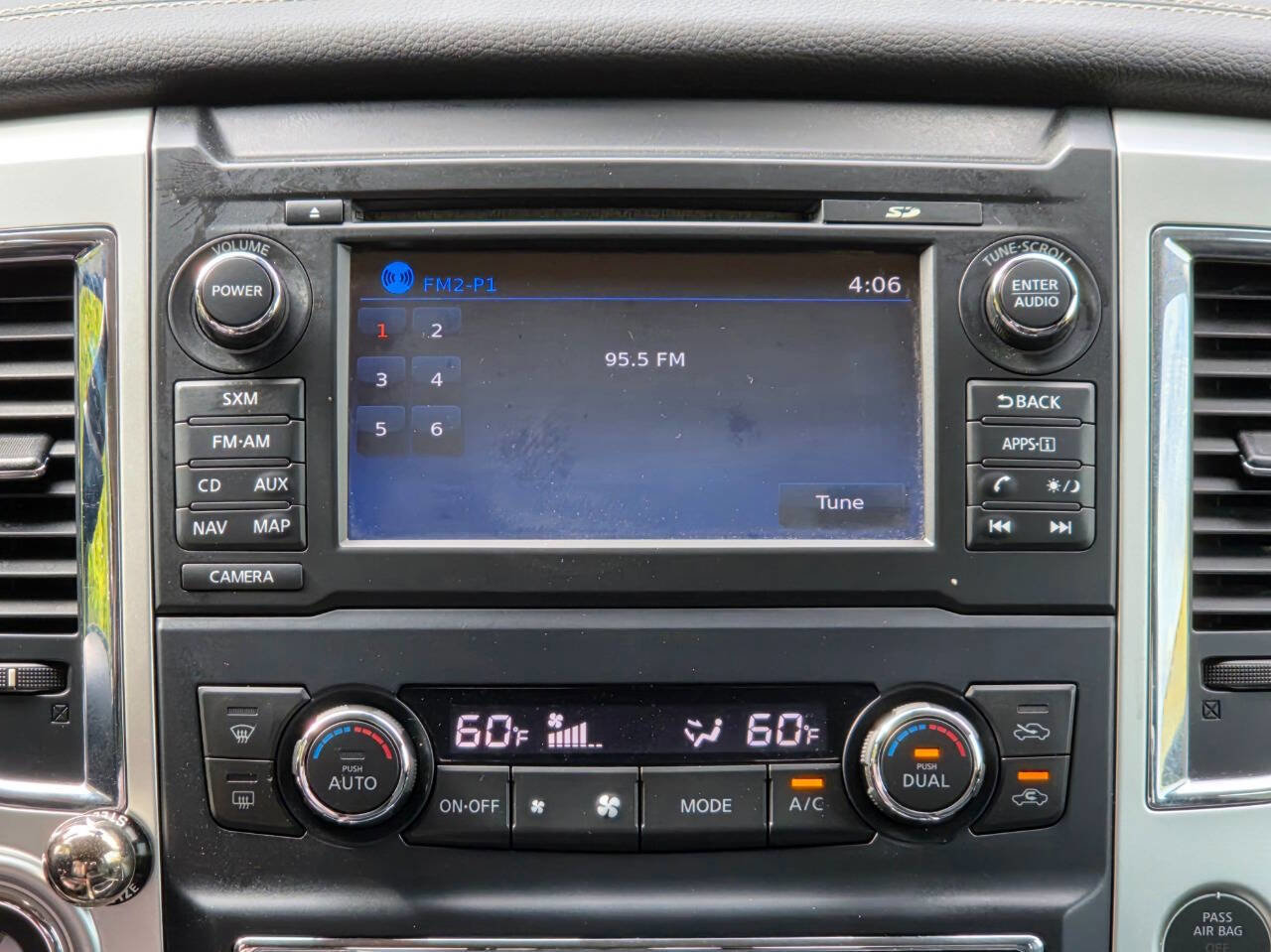 Used 2017 Nissan Titan PRO-4X w/ Pro-4x Convenience Package image 26