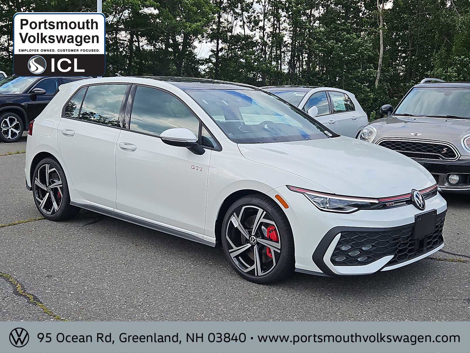 New 2025 Volkswagen GTI SE FWD image 1