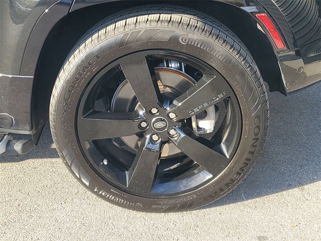 Used 2021 Land Rover Defender 110 X-Dynamic HSE image 12