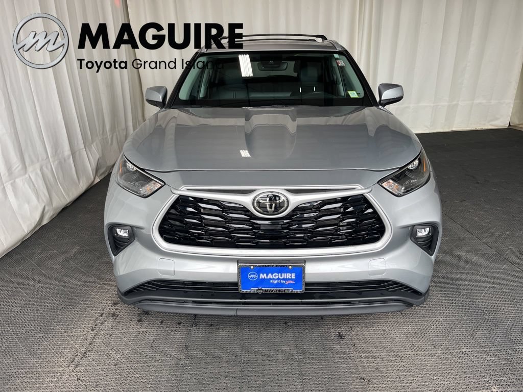 Used 2024 Toyota Highlander XLE AWD/4WD image 34