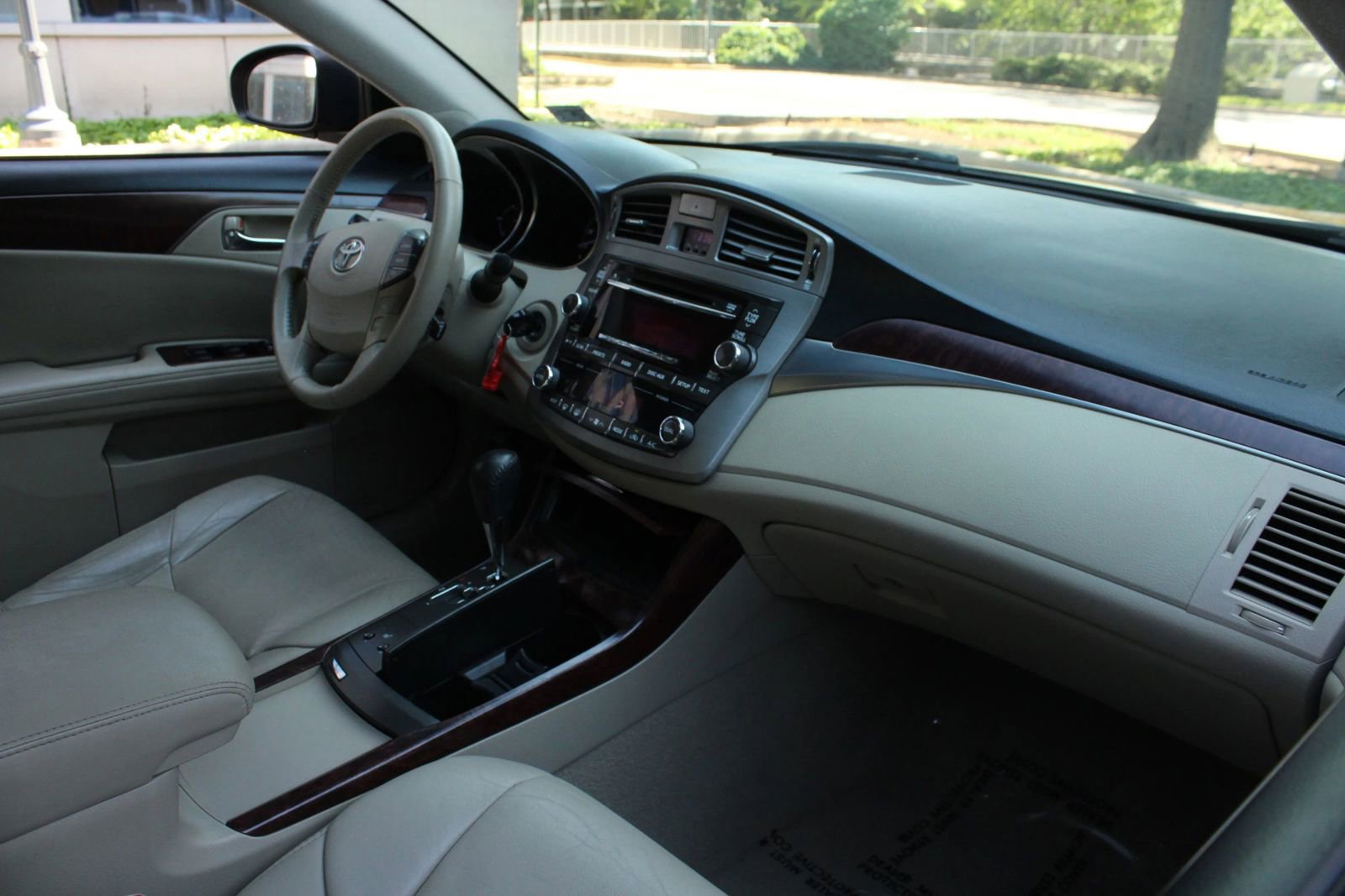 Used 2011 Toyota Avalon FWD image 25