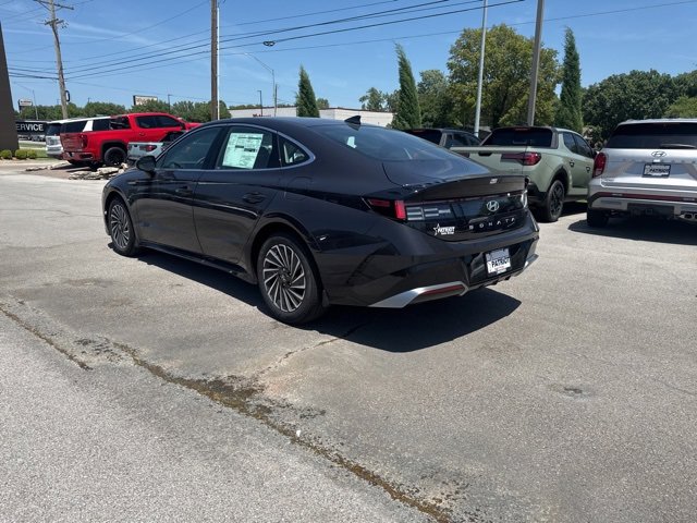 New 2025 Hyundai Sonata SEL image 3