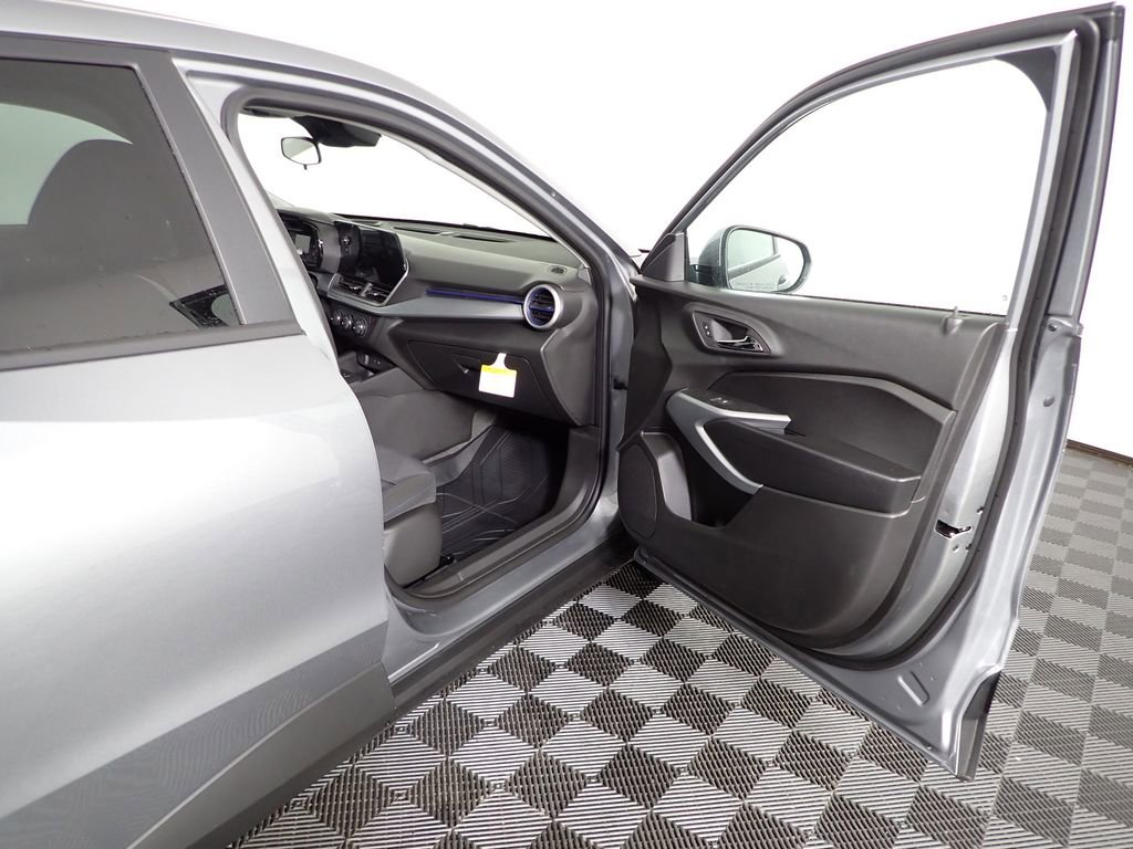 New 2026 Chevrolet Trax LS image 27