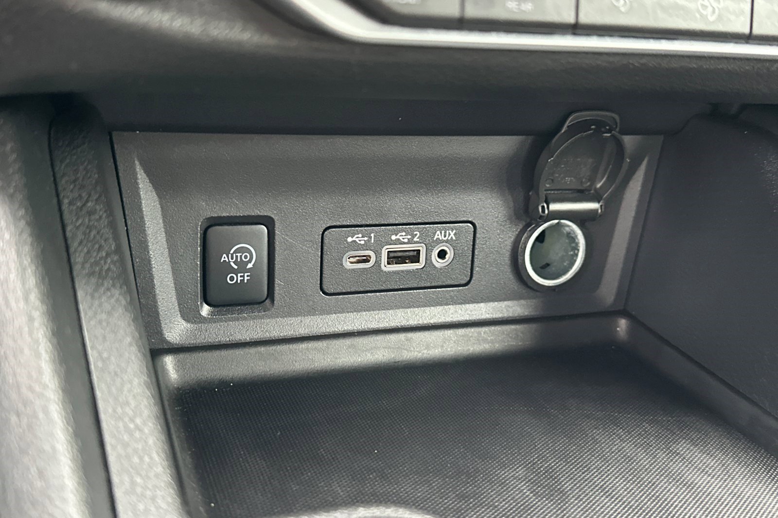 Used 2024 Nissan Sentra SR w/ Trunk Package image 38