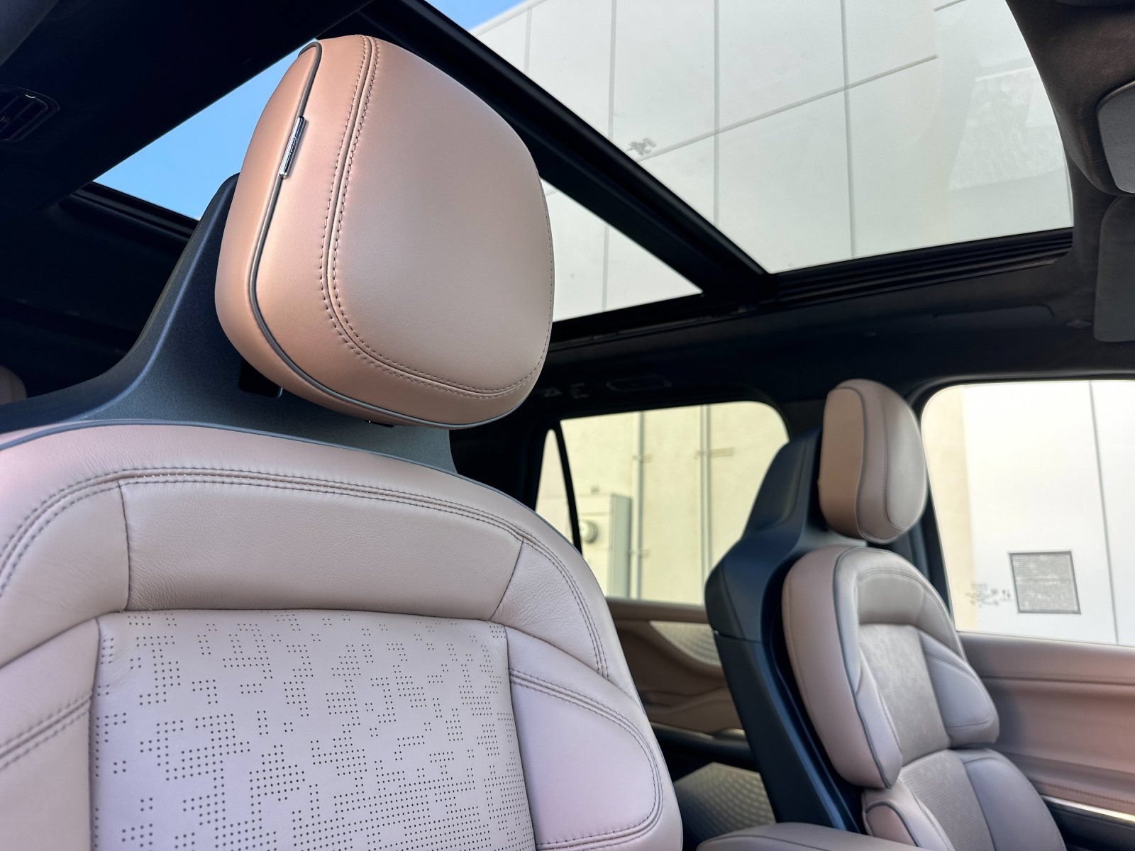 New 2027 Lincoln Navigator L Black Label AWD/4WD image 17