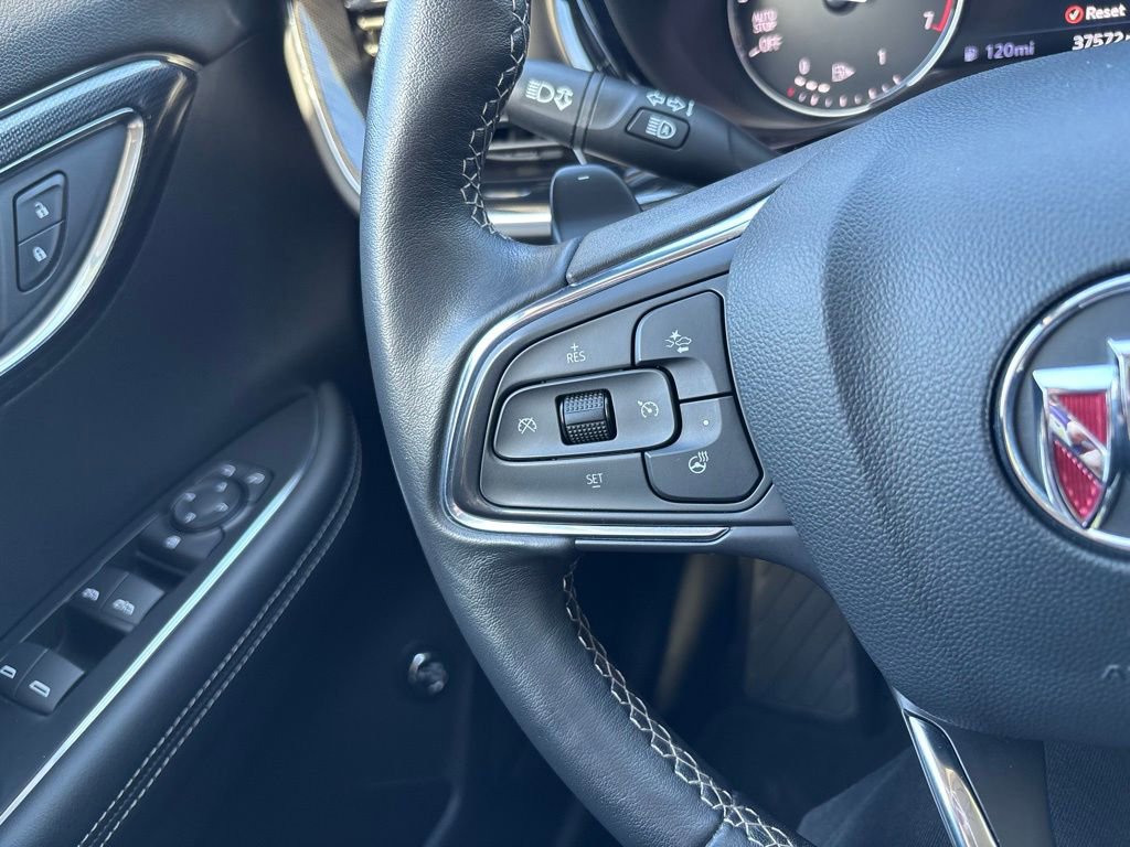 Used 2023 Buick Envision Essence image 31