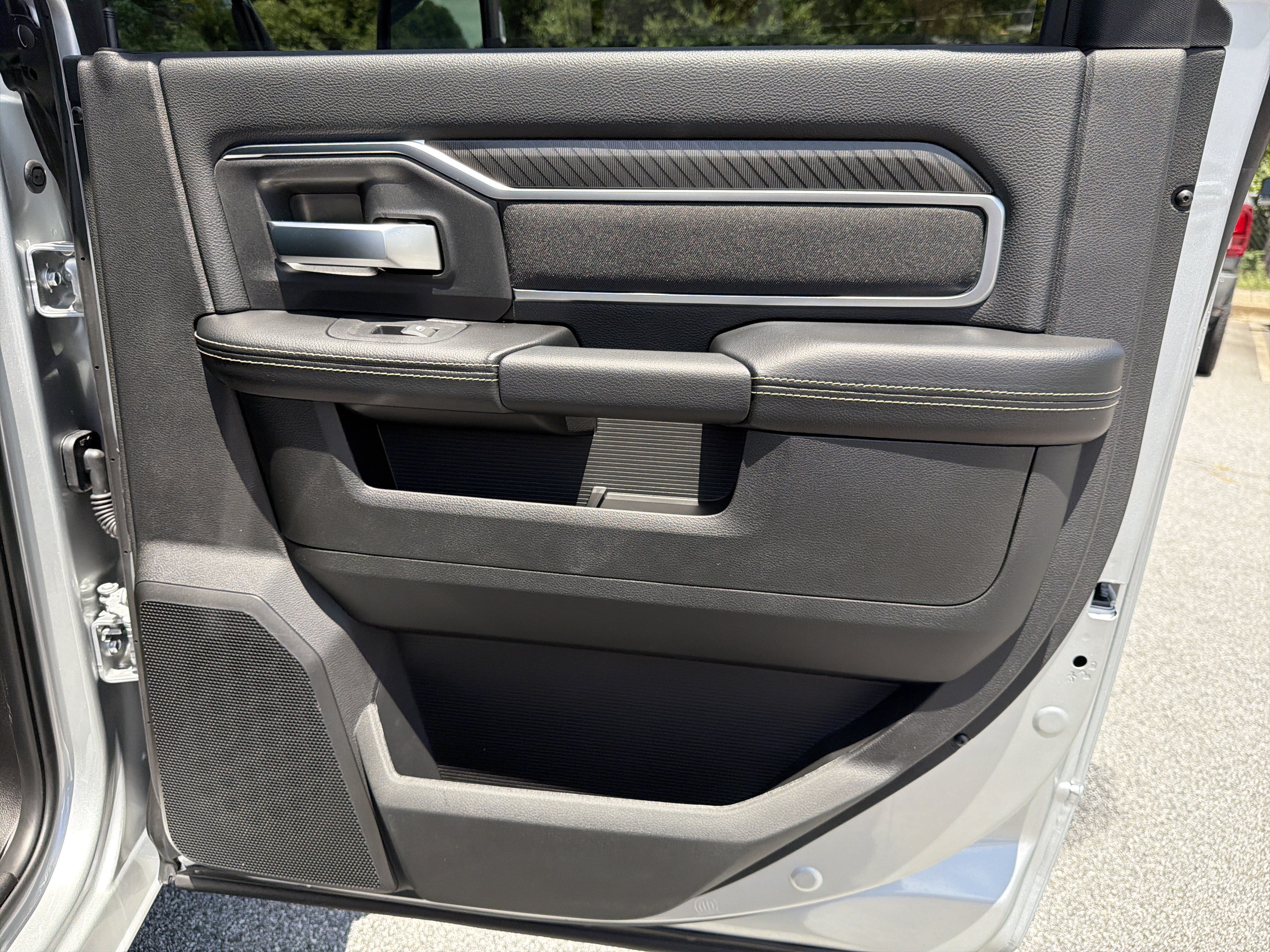 New 2026 RAM 3500 Big Horn AWD/4WD image 19