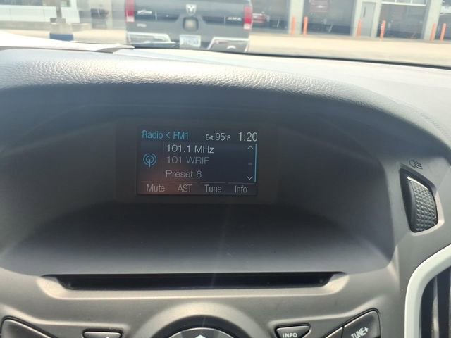 Used 2014 Ford Focus SE FWD image 16