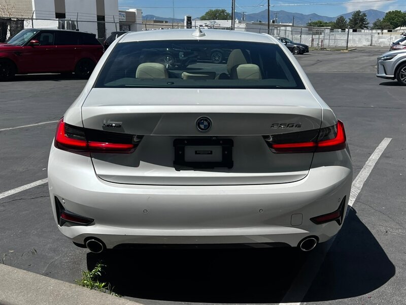 Used 2022 BMW 330e xDrive w/ Driving Assistance Package AWD/4WD image 5