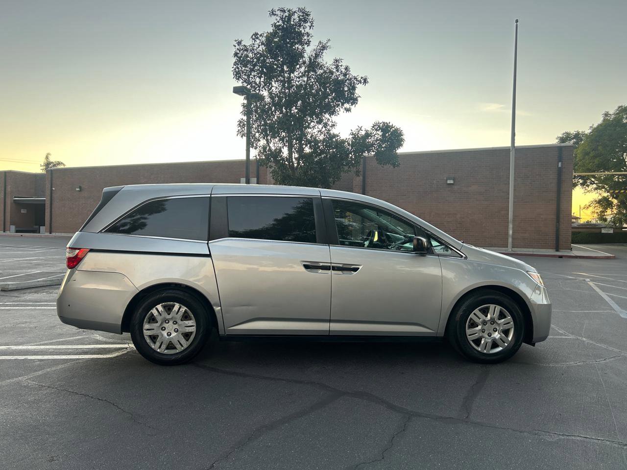 Used 2012 Honda Odyssey LX image 6