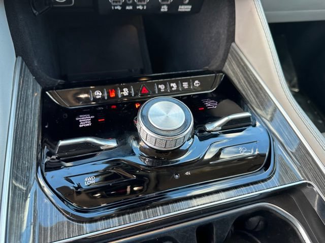Used 2022 Jeep Wagoneer Series III w/ Convenience Group I AWD/4WD image 24