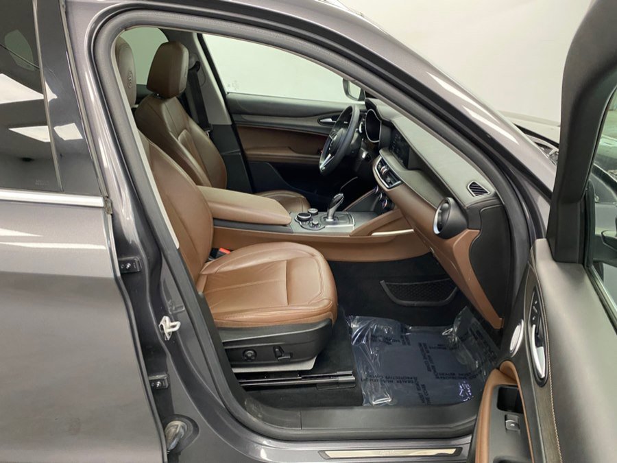 Used 2019 Alfa Romeo Stelvio Ti AWD/4WD image 21