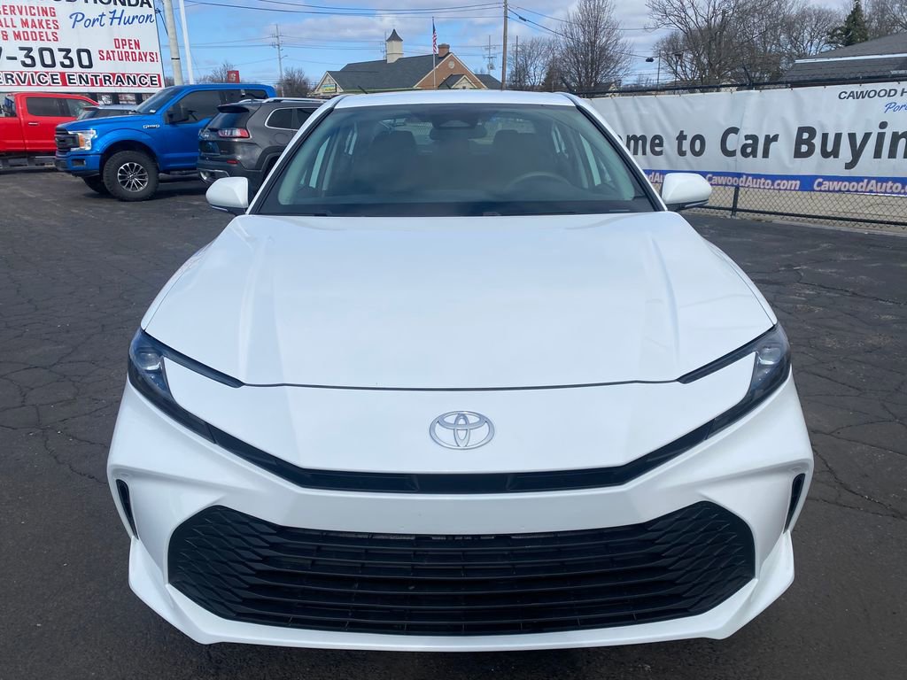 Used 2025 Toyota Camry LE FWD image 7