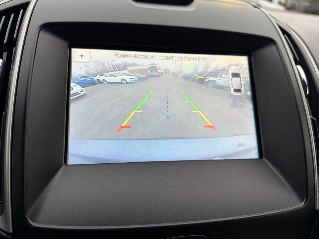 Used 2018 Ford Edge SEL w/ Equipment Group 201A AWD/4WD image 18