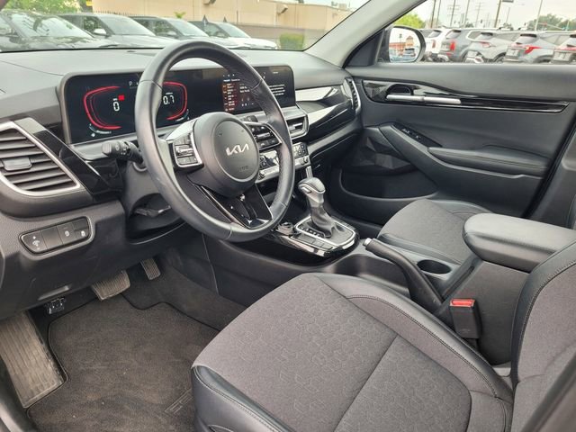 Certified 2025 Kia Seltos S image 12