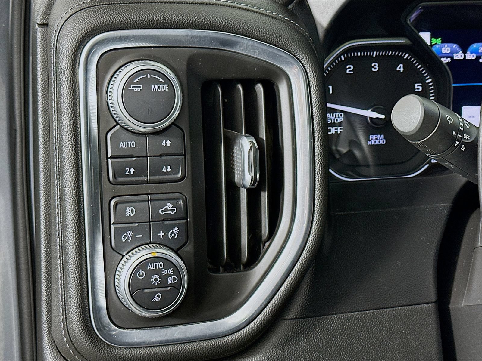 Used 2020 GMC Sierra 1500 Denali AWD/4WD image 11