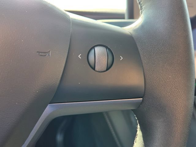 Used 2023 Tesla Model Y Long Range AWD/4WD image 22