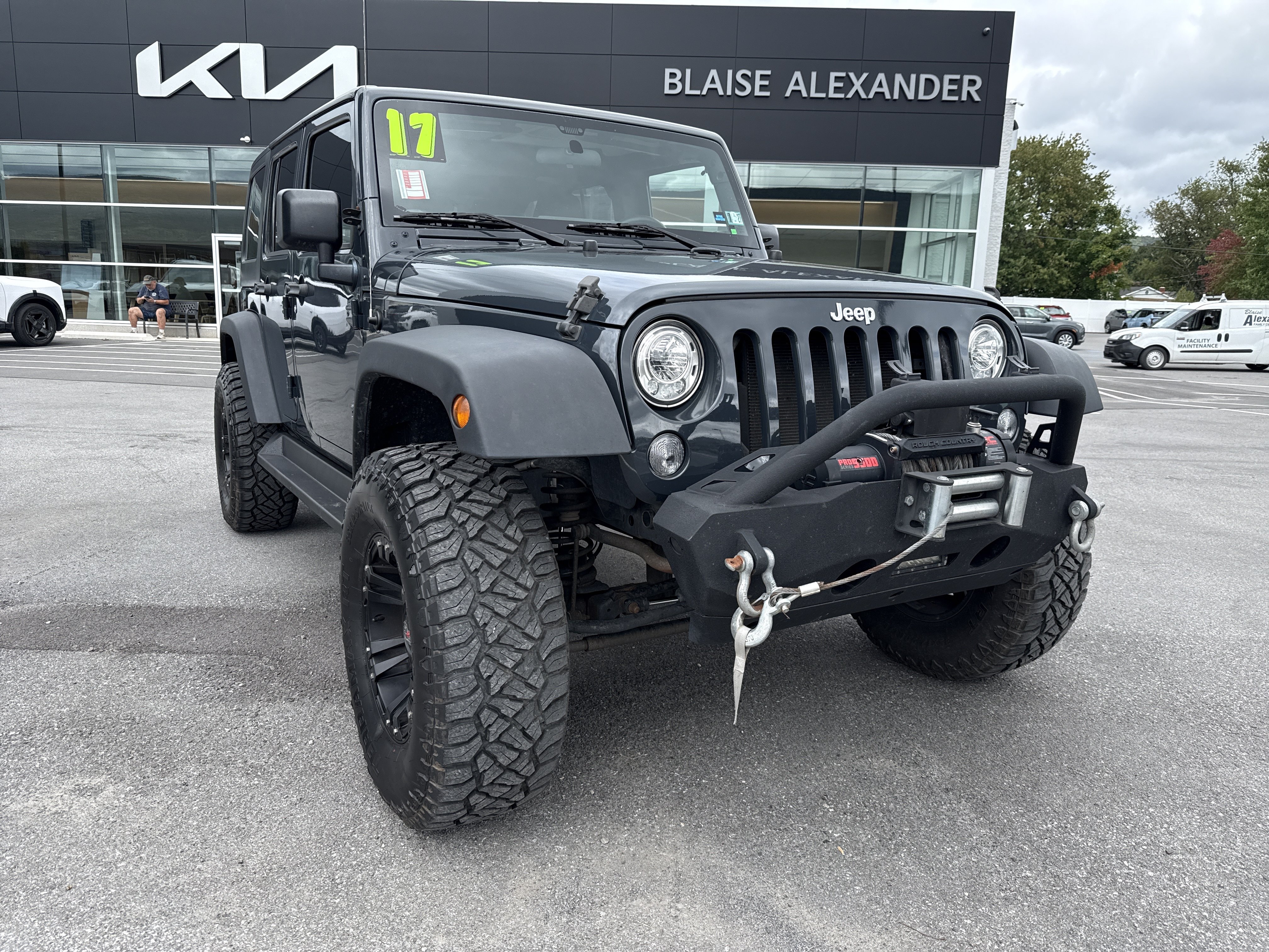 Used 2017 Jeep Wrangler Unlimited Sport w/ Connectivity Group AWD/4WD image 2